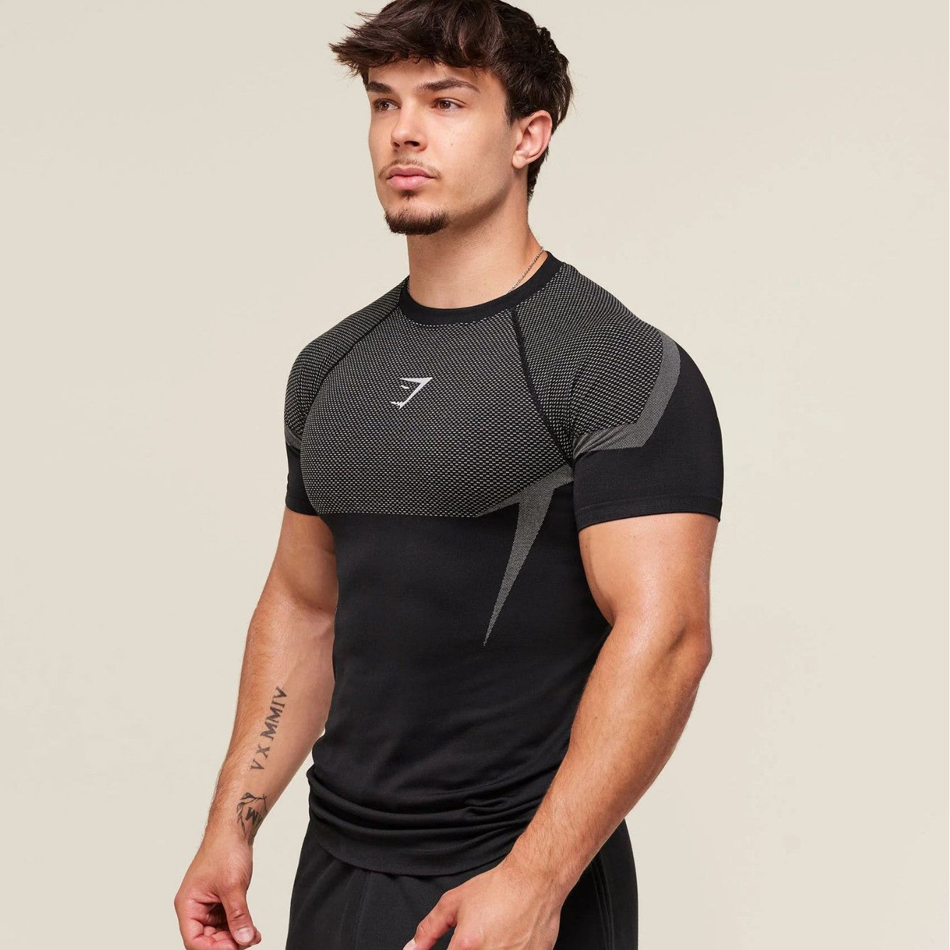 Fitness tops for men's casual wear
