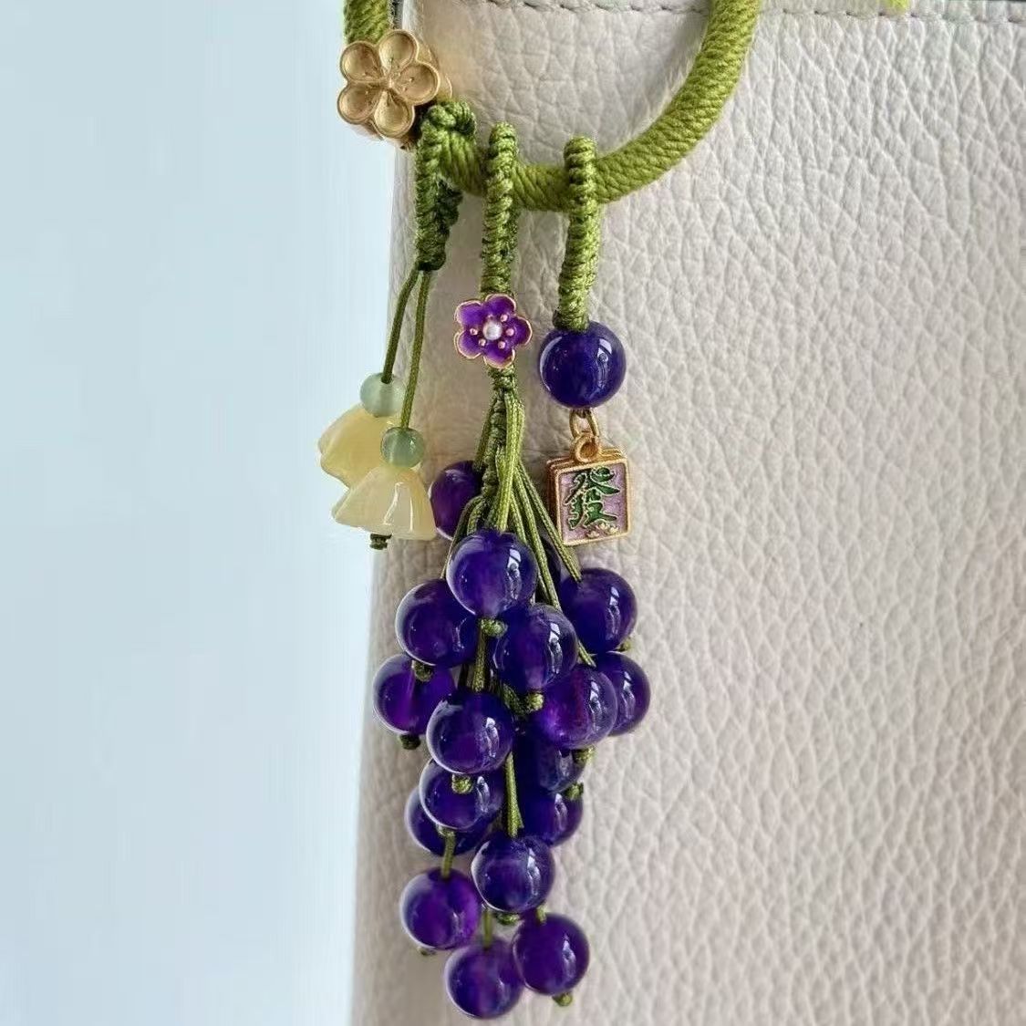 Color-changing grape pendants