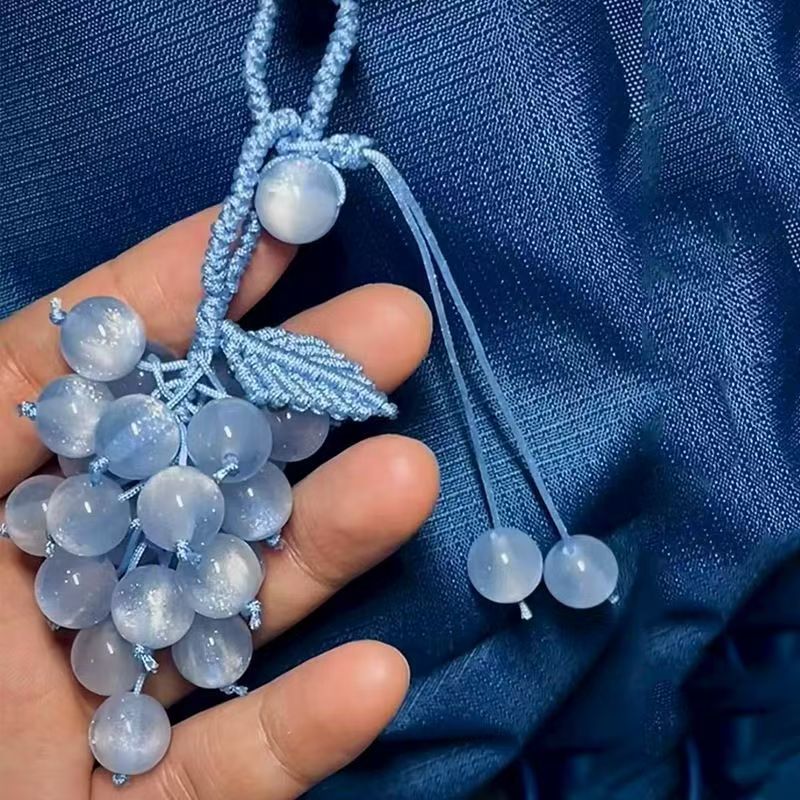 Color-changing grape pendants