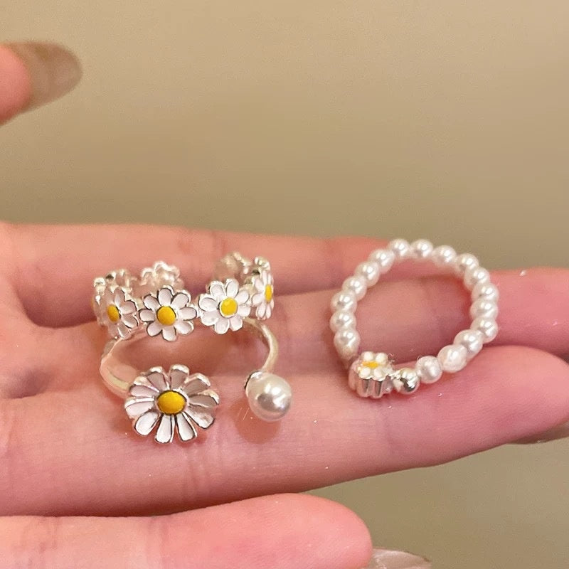 The open ring is a niche design for layering index finger rings