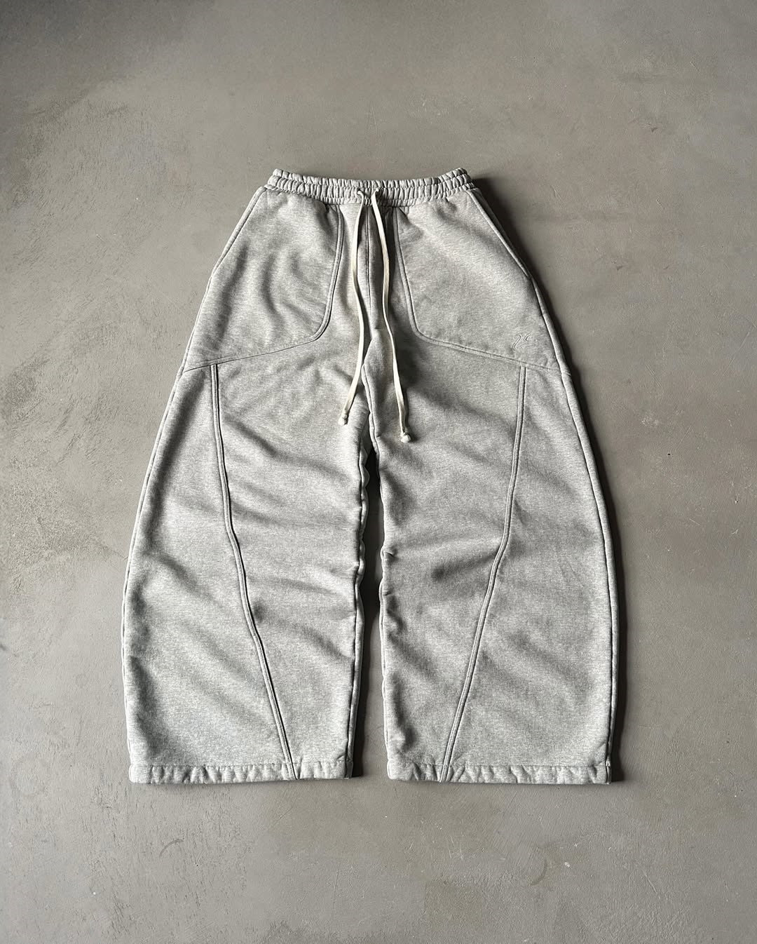 Embroidered sweatpants for men and women