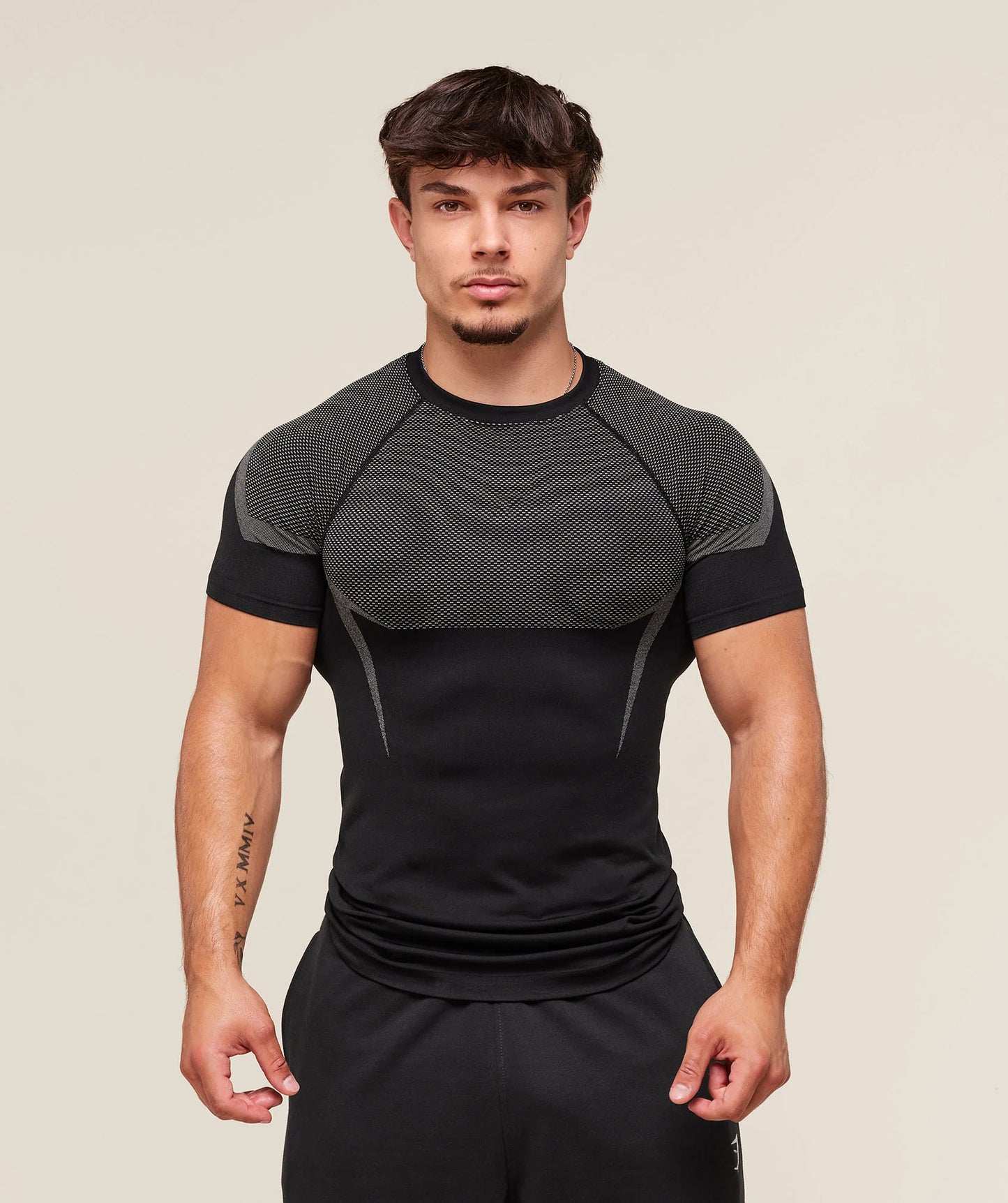 Fitness tops for men's casual wear