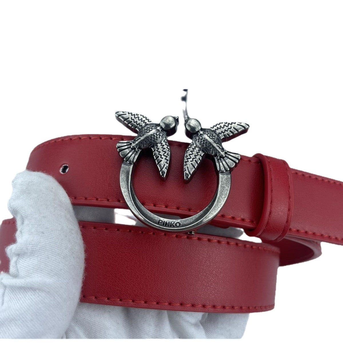 When wearing new men's and women's belts