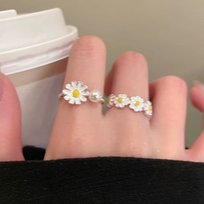 The open ring is a niche design for layering index finger rings