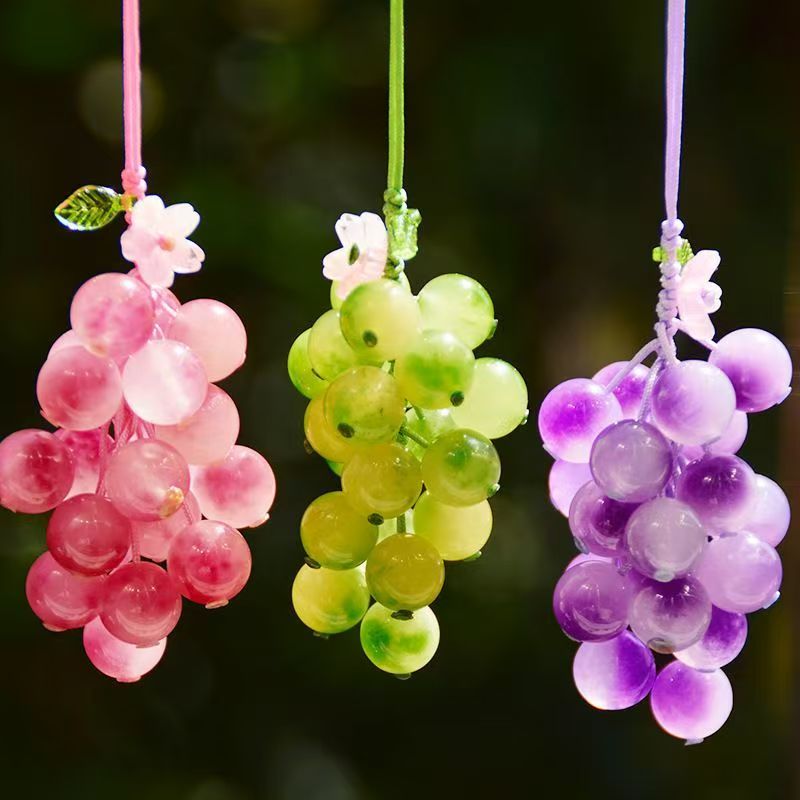 Color-changing grape pendants