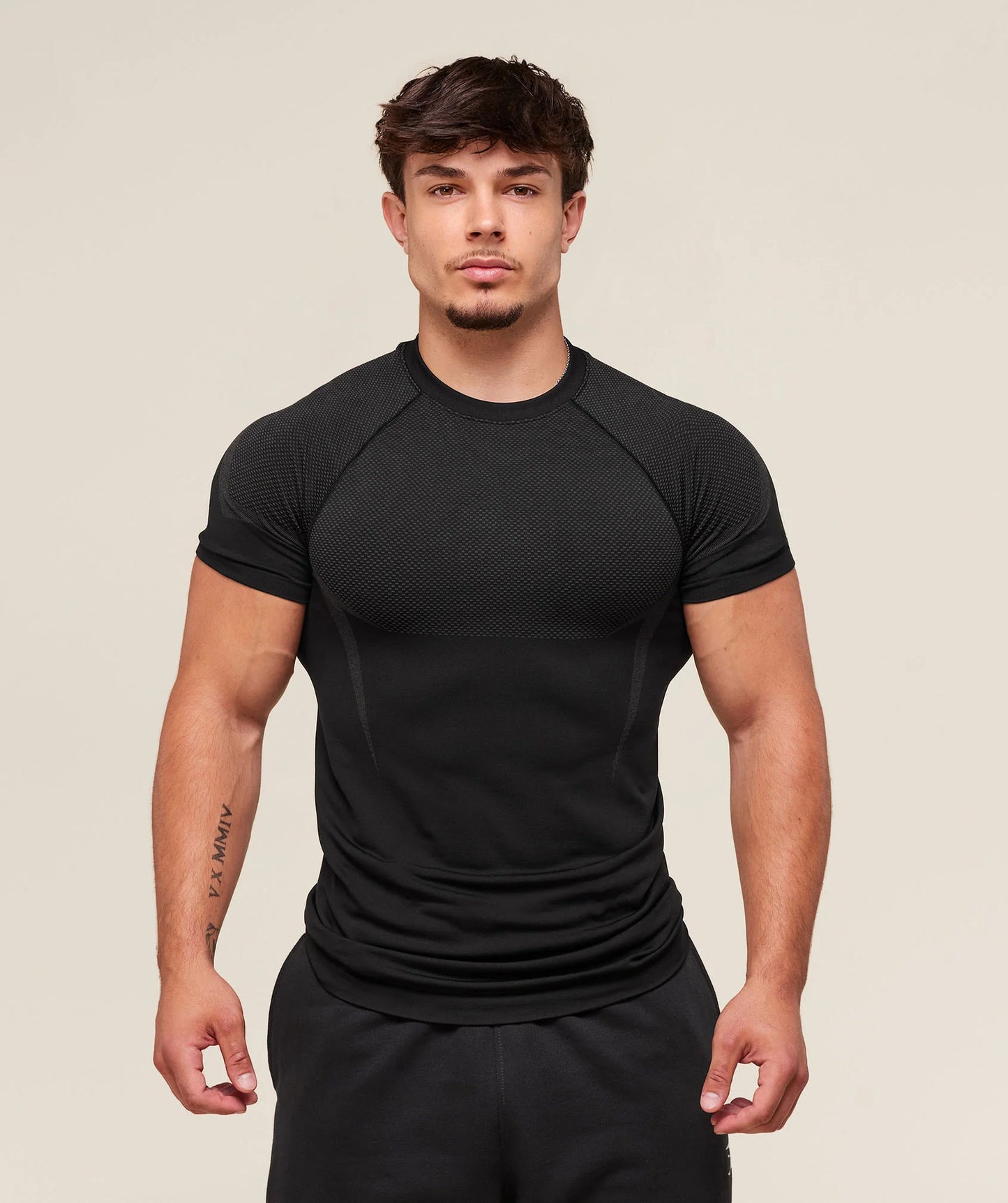 Fitness tops for men's casual wear